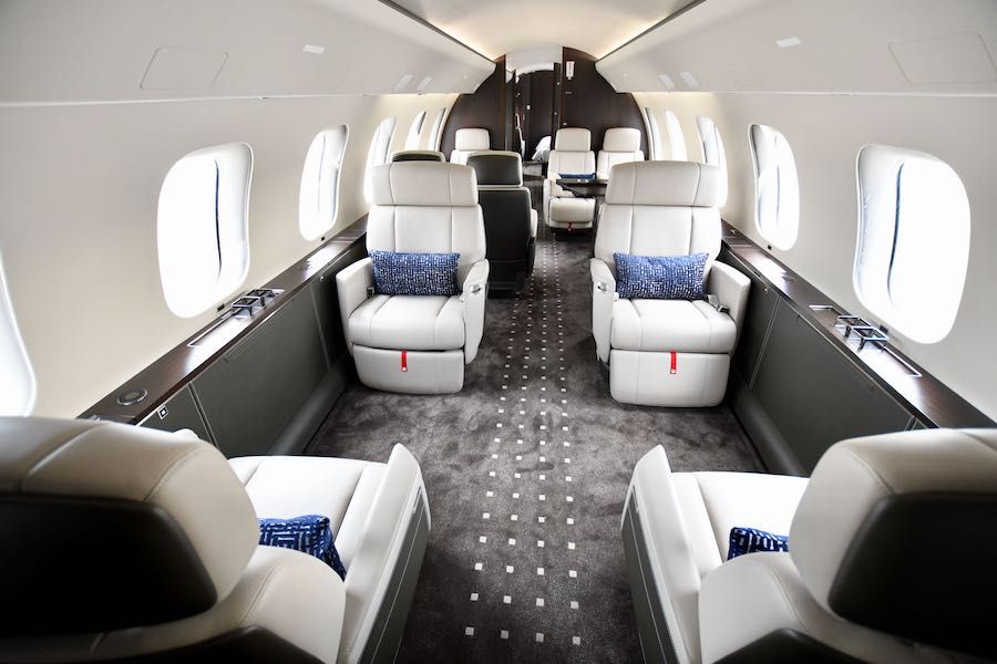 プライベートジェット内装